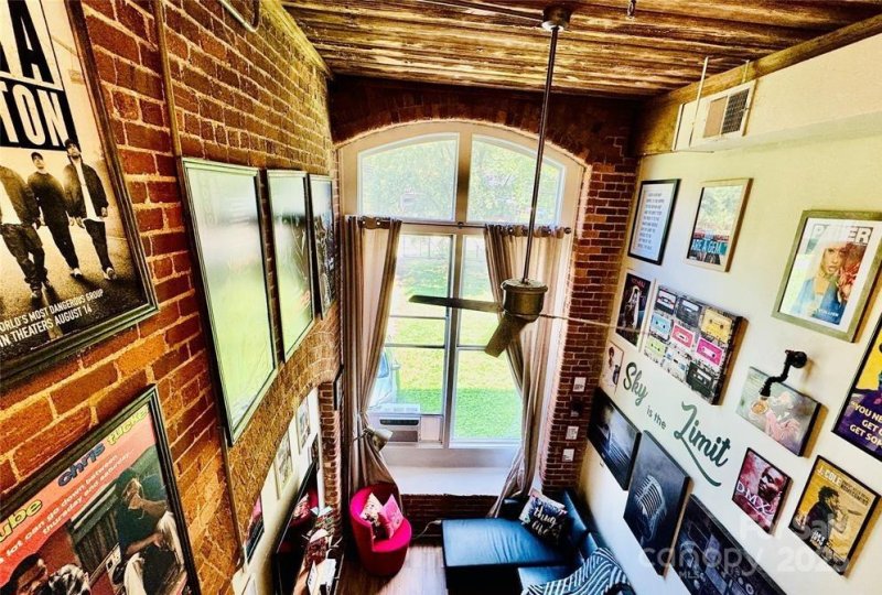 Property image 2 of 201 S Hoskins Road in FoxRidge Lofts, Charlotte, NC 28208