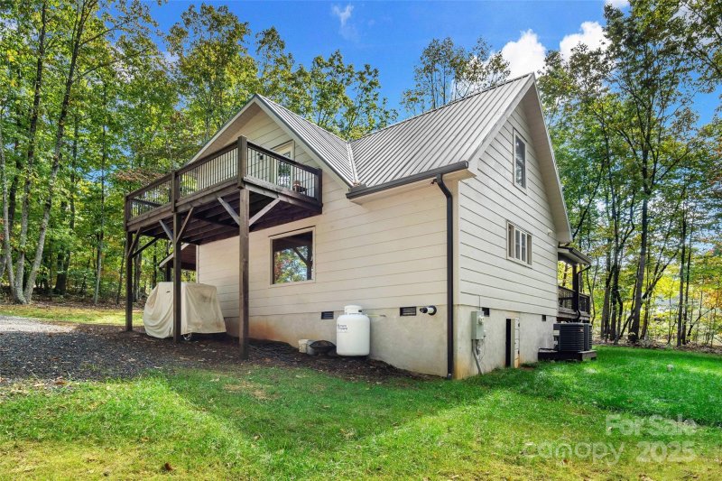 Property image 3 of 25 Briar Ridge Lane in Grandview Peaks, Nebo, NC 28761
