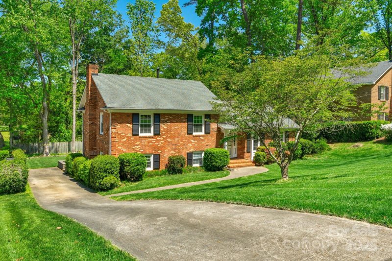 Property image 3 at 2815 Burnt Mill Road, Charlotte, NC 28210