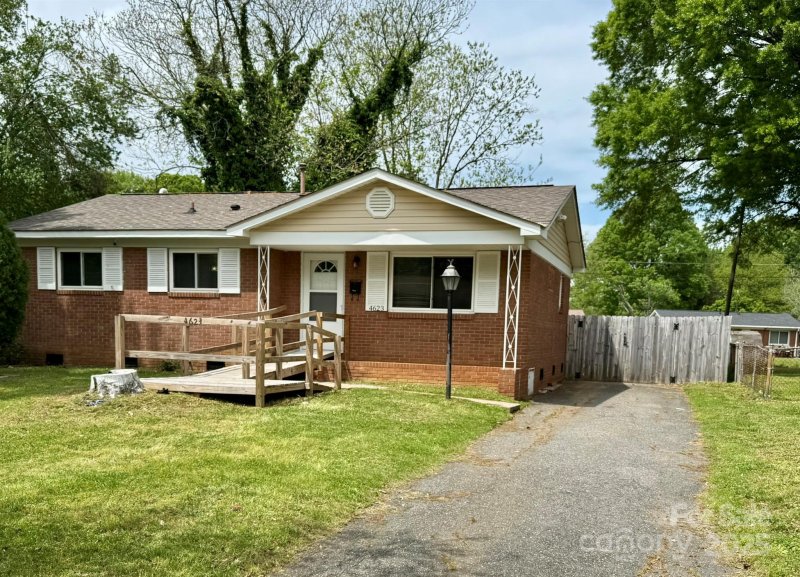 Property image 2 at 4623 Monmouth Drive, Charlotte, NC 28269