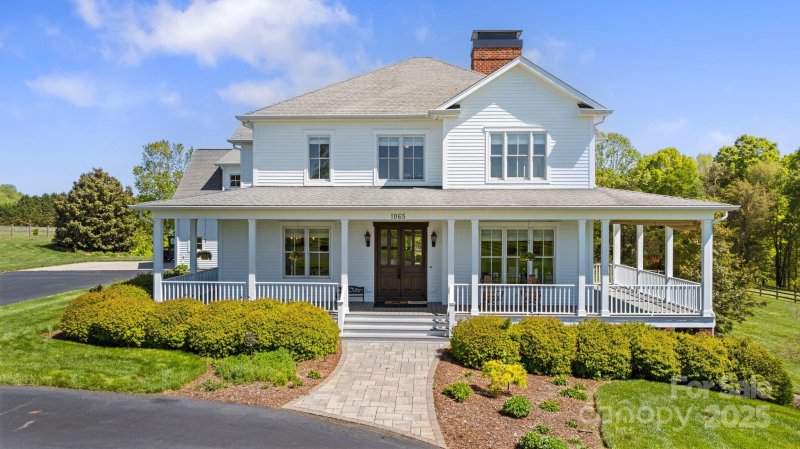 1065 Hunter Bridge Road