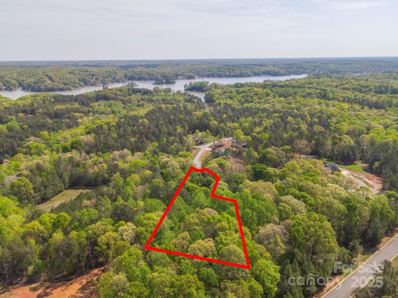 Property image 5 of 7935 Eric Crane Drive in The Summit, Catawba, NC 28609