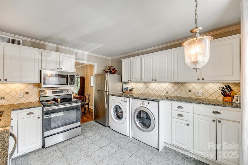 Property image 5 at 4607 Hedgemore Drive, Charlotte, NC 28209