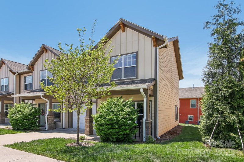 Property image 2 of 1110 Lynwood Forest Road in Baldwin Commons, Arden, NC 28704