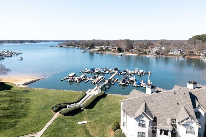 Property image 2 at 18709 Nautical Drive, Cornelius, NC 29031