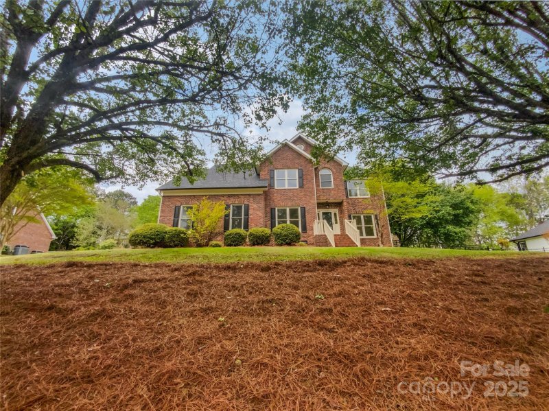 Property image 2 of 1121 Setter Lane in Hunters Pointe, Concord, NC 28025