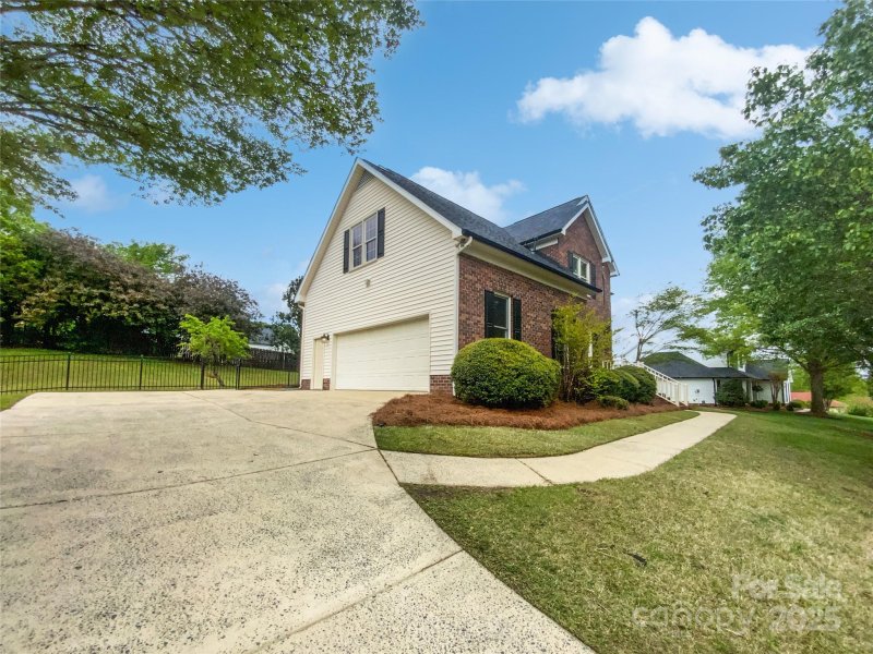 Property image 3 of 1121 Setter Lane in Hunters Pointe, Concord, NC 28025