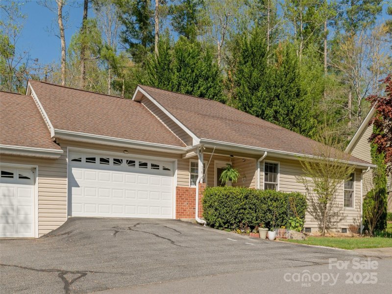 Property image 2 at 164 Allen Paul Drive, Hendersonville, NC 28791