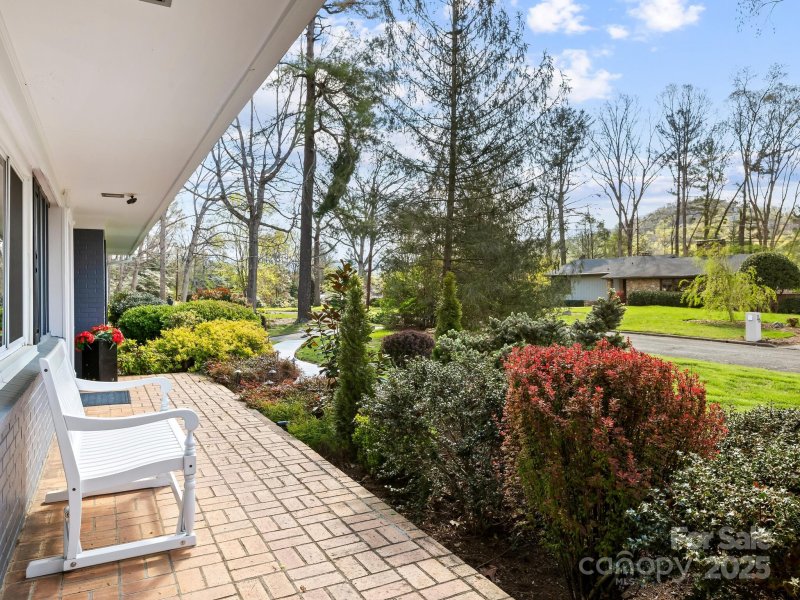 Property image 5 at 29 E Fox Chase Road, Asheville, NC 28804