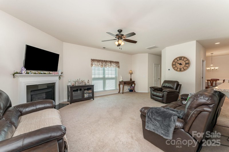 Property image 3 of 4861 Samuel Pinckney Drive in Stowe Pointe, Belmont, NC 28012