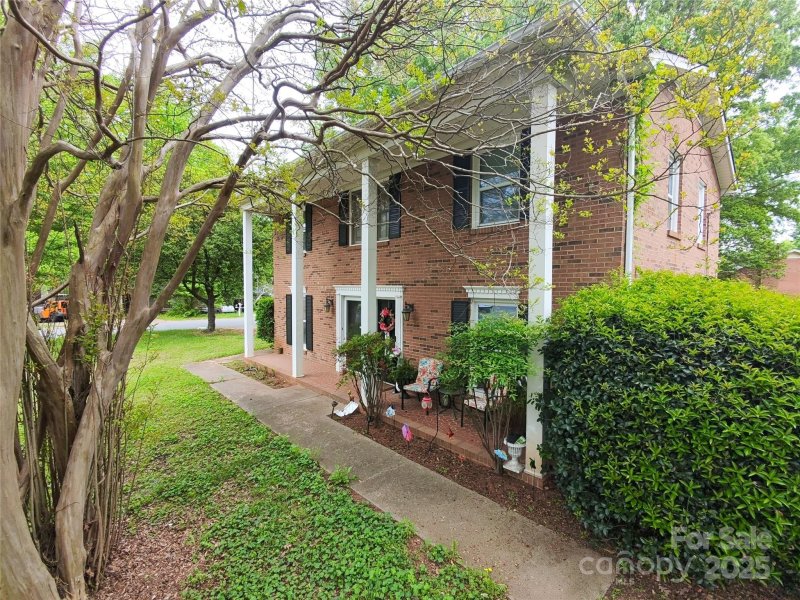 Property image 3 of 7714 Albemarle Road in Falconbridge, Charlotte, NC 28227