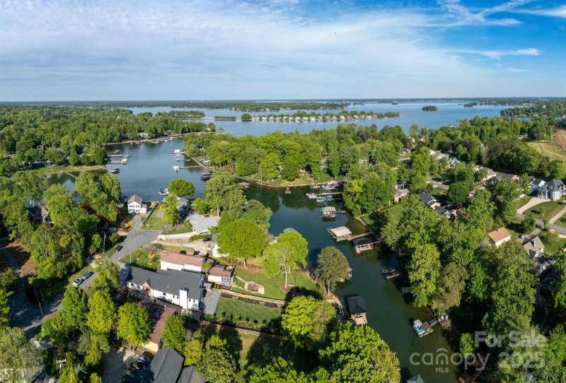 Property image 4 at 7851 Green Cove Court, Denver, NC 28037