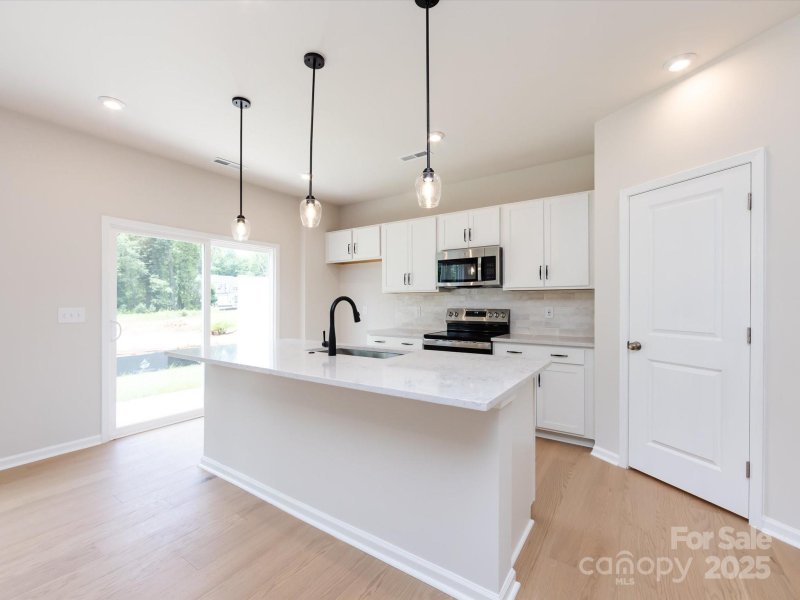 Property image 3 at 2021 Endeavor Run, Charlotte, NC 28269