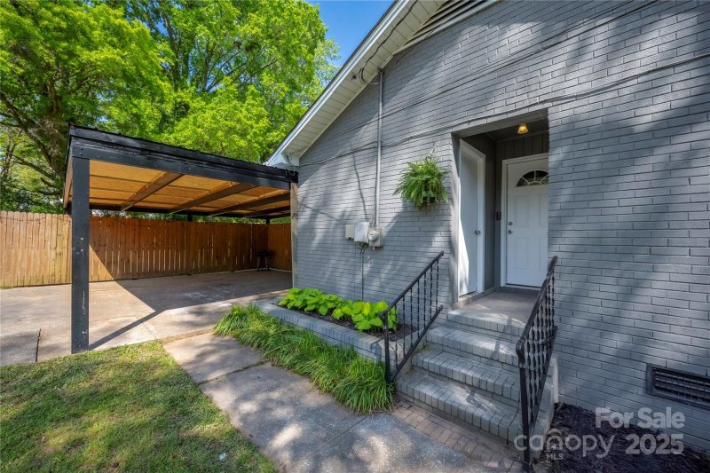 Property image 4 at 2601 Dora Drive, Charlotte, NC 28215