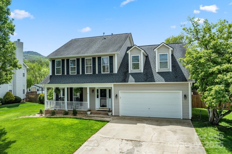 Livingston Farms, Fletcher Community