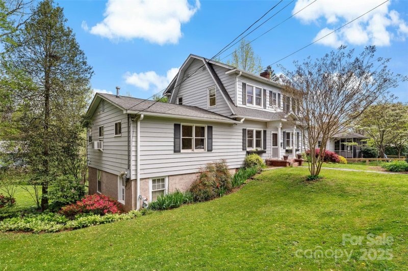 Property image 3 at 13 Brucemont Place, Asheville, NC 28806