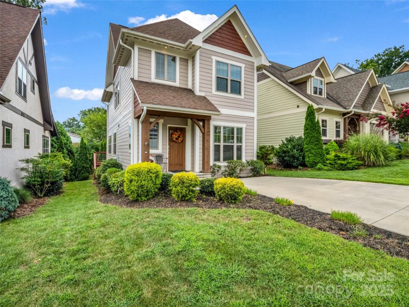 Property image 4 of 19 Tudor Way in Tudor Croft, Black Mountain, NC 28711