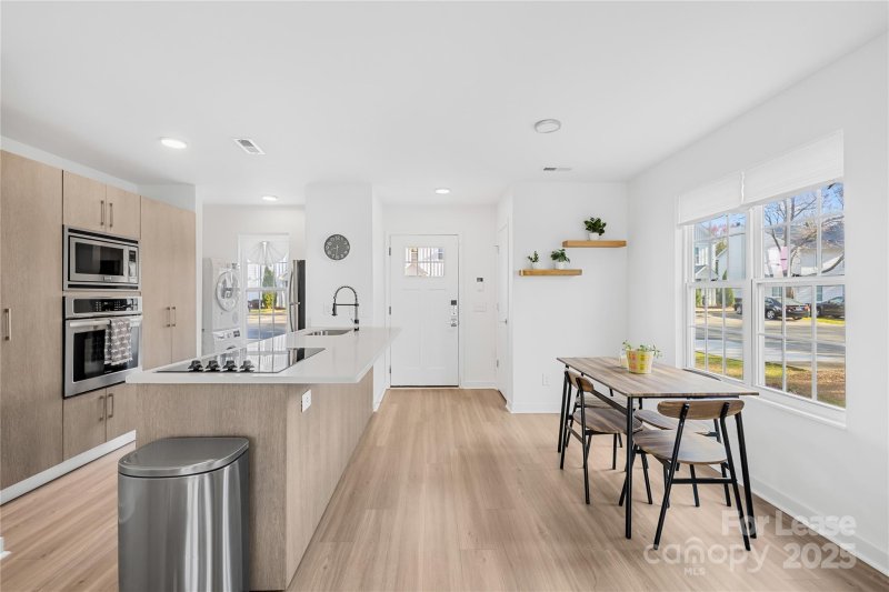 Property image 2 at 1535 Briar Creek Road, Charlotte, NC 28205