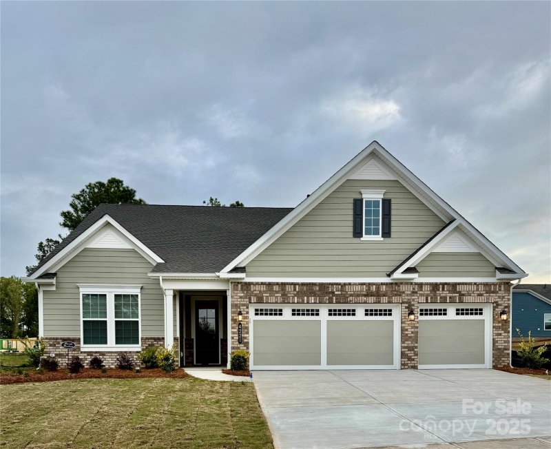 4221 Honey Locust Drive