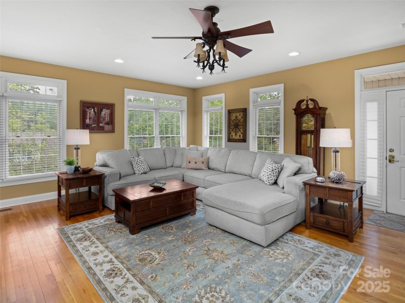 Property image 4 of 100 Mistletoe Trail in Creekside, Hendersonville, NC 28791