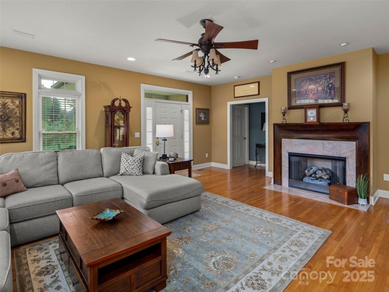 Property image 5 of 100 Mistletoe Trail in Creekside, Hendersonville, NC 28791