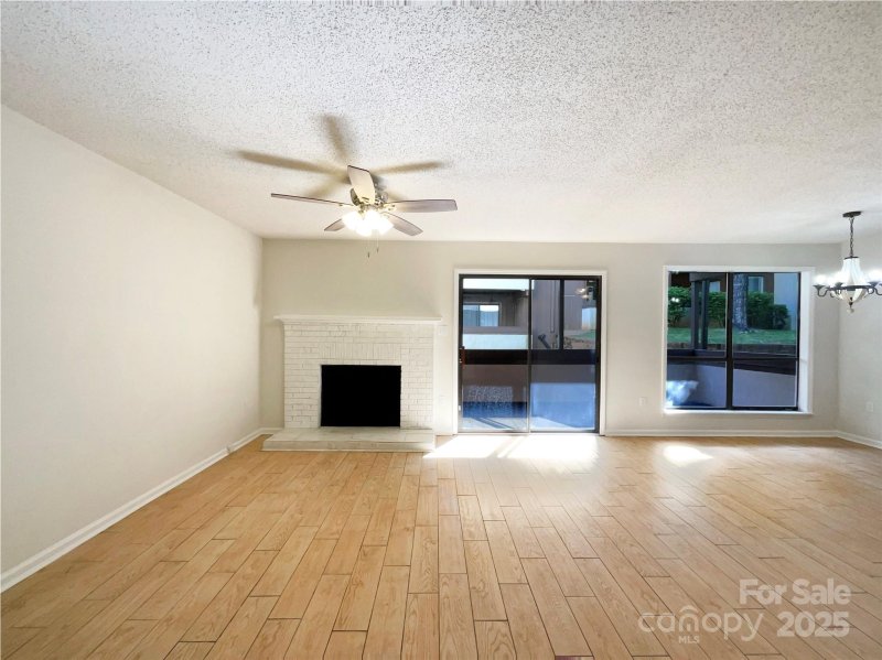 Property image 3 of 7116 Winery Lane in Brandywine, Charlotte, NC 28227