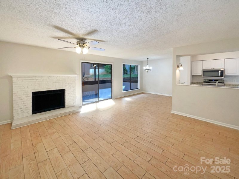 Property image 4 of 7116 Winery Lane in Brandywine, Charlotte, NC 28227