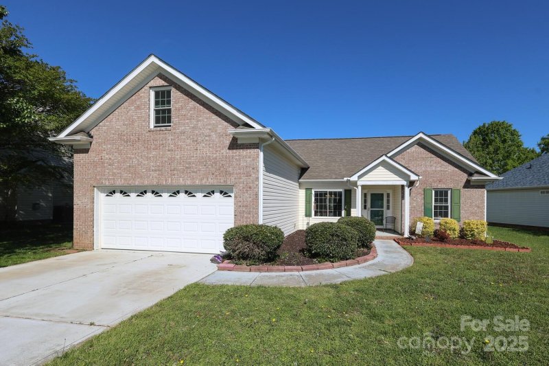 1002 Christobal Court