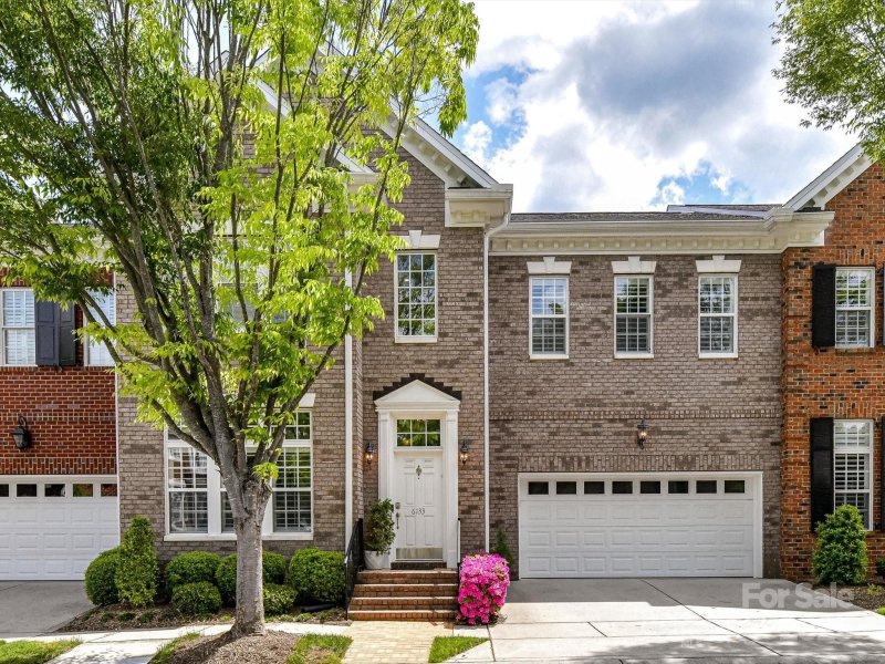 Property image 2 of 6133 Wakehurst Road in Burning Tree, Charlotte, NC 28226