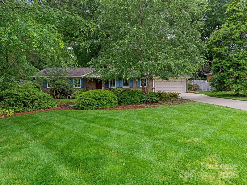 Property image 2 at 421 Blairmore Drive, Charlotte, NC 28211