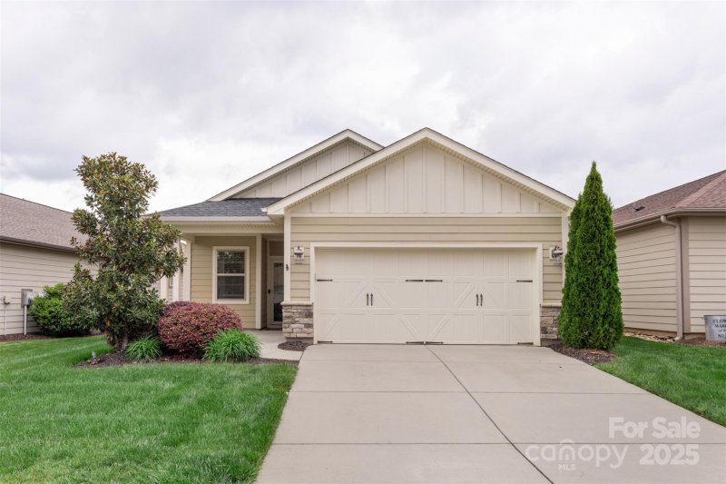 4991 Looking Glass Trail