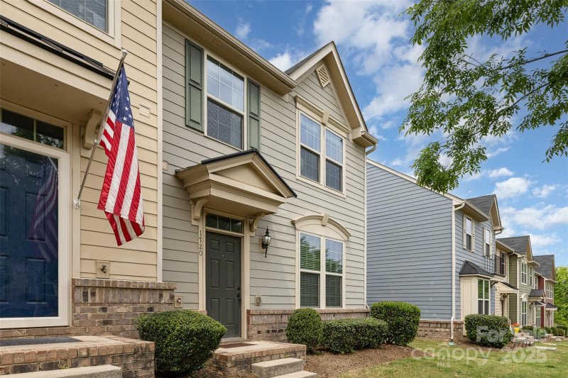Property image 3 at 1720 Fleetwood Drive, Charlotte, NC 28208