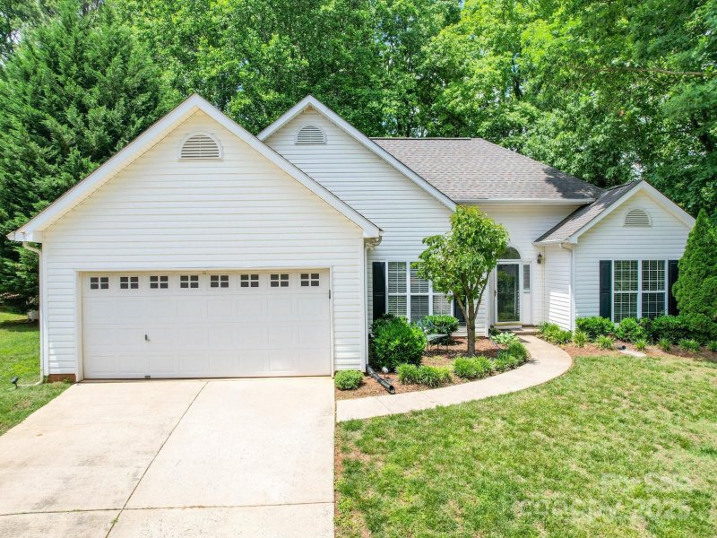 8623 Cedar Hollow Lane