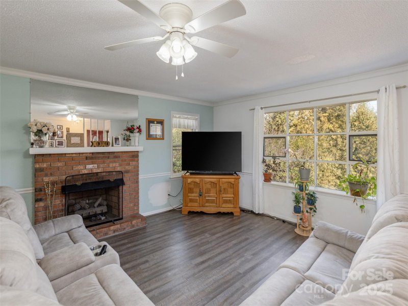 Property image 4 at 413 Deerhaven Lane, Hendersonville, NC 28791