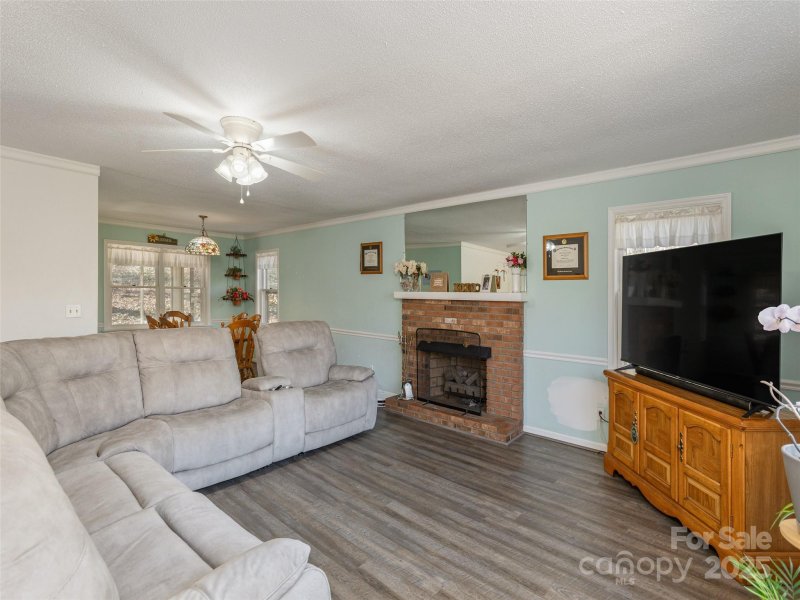 Property image 5 at 413 Deerhaven Lane, Hendersonville, NC 28791