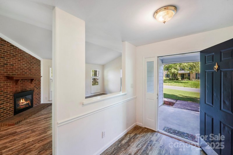 Property image 5 at 1938 Dembrigh Lane, Charlotte, NC 28262