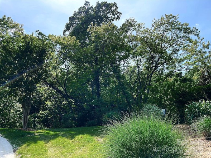 608 Stonehenge Drive