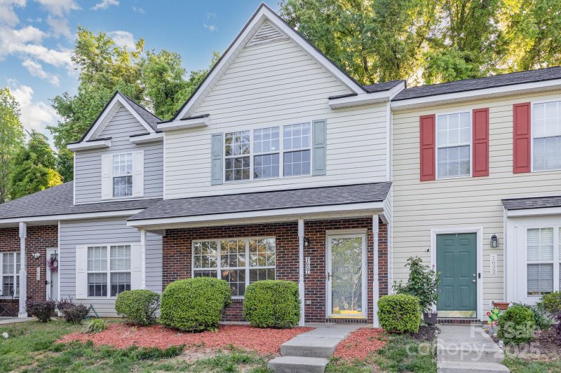 Property image 2 of 7607 Petrea Lane in The Landing at Hickory Grove, Charlotte, NC 28227