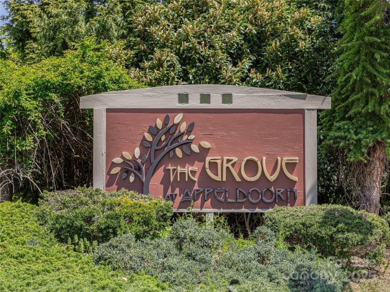 Property image 2 at 436 Appeldoorn Circle, Asheville, NC 28803