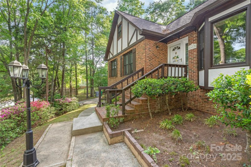 Property image 3 at 6617 Wannamaker Lane, Charlotte, NC 28226
