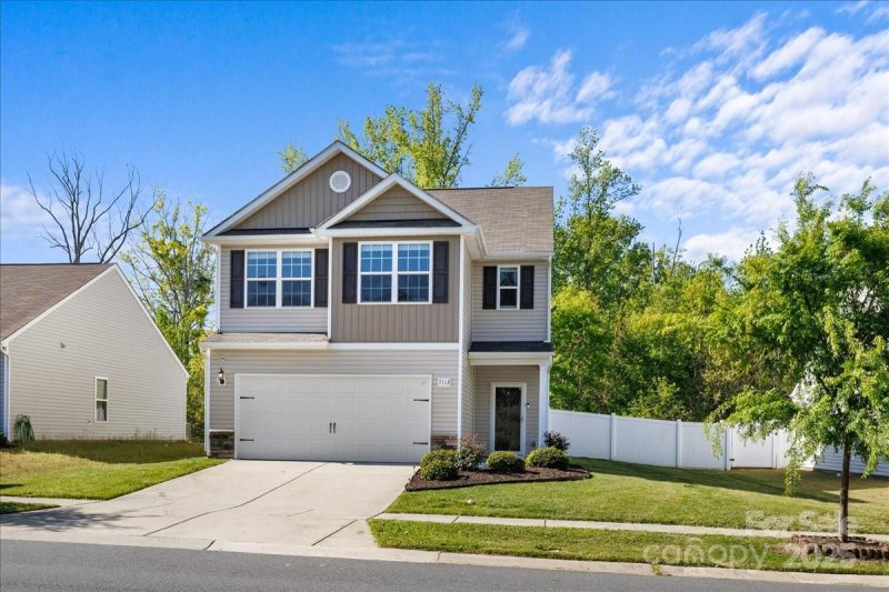 Property image 2 at 7113 Amberly Hills Road, Charlotte, NC 28215