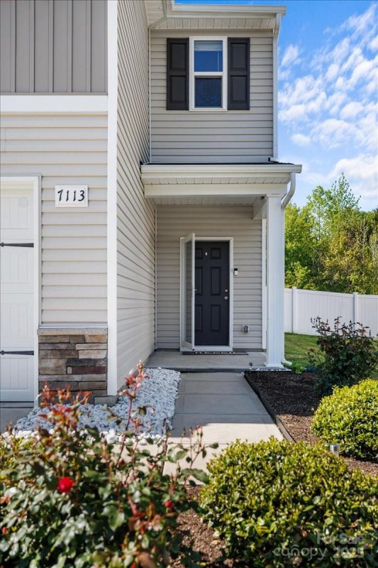 Property image 4 at 7113 Amberly Hills Road, Charlotte, NC 28215