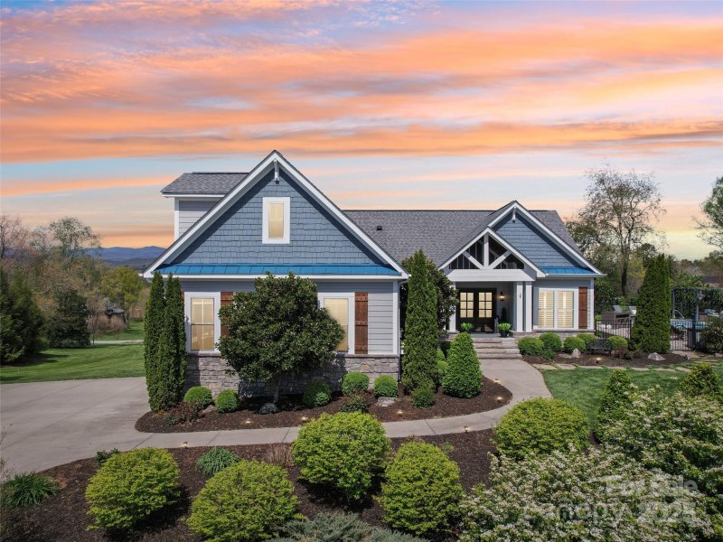 74 Ridgeview Hill Drive