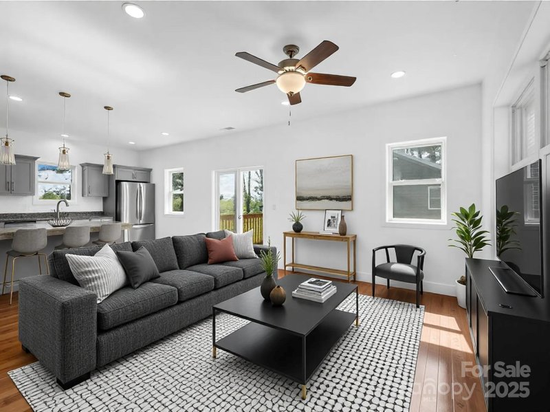 1938 Upper Ridgewood Boulevard