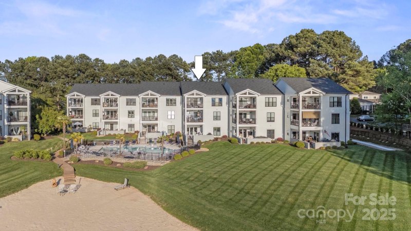 Property image 5 of 17810 Half Moon Lane in Half Moon Bay, Cornelius, NC 28031