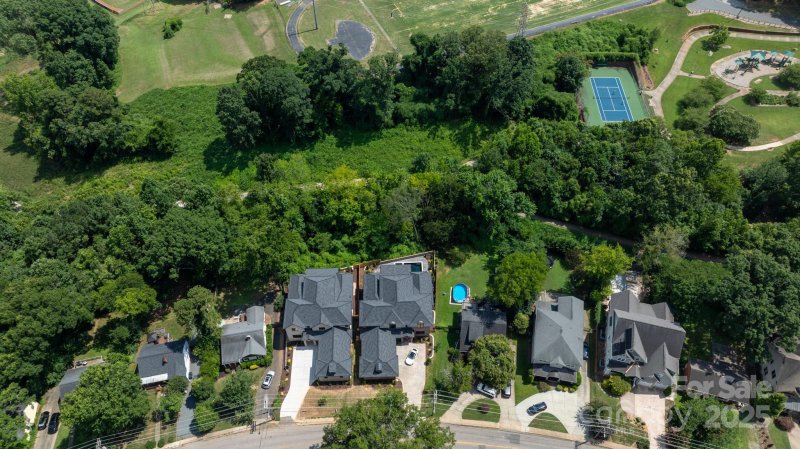 Property image 3 of 724 Ideal Way in Dilworth, Charlotte, NC 28203