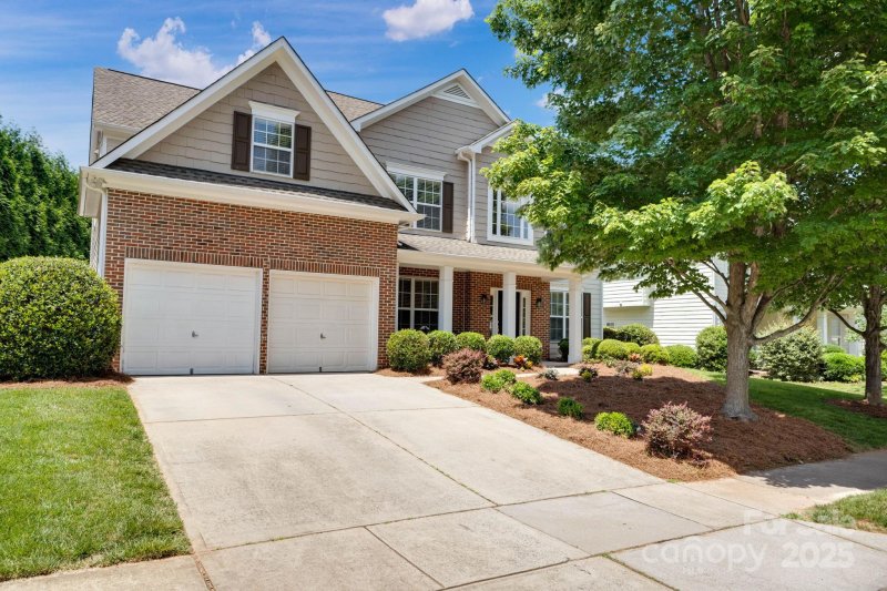 Property image 2 at 105 Runningdeer Drive, Mooresville, NC 28117