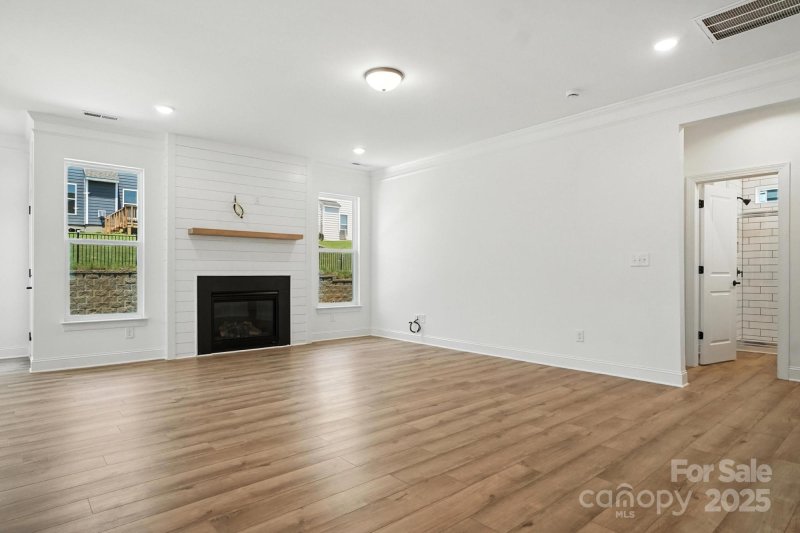 Property image 4 of 119 Longwood Road in Summerlin, Mooresville, NC 28115