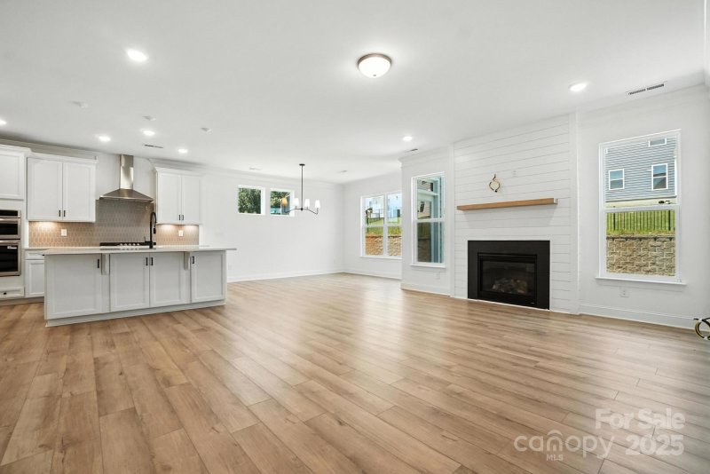 Property image 5 of 119 Longwood Road in Summerlin, Mooresville, NC 28115