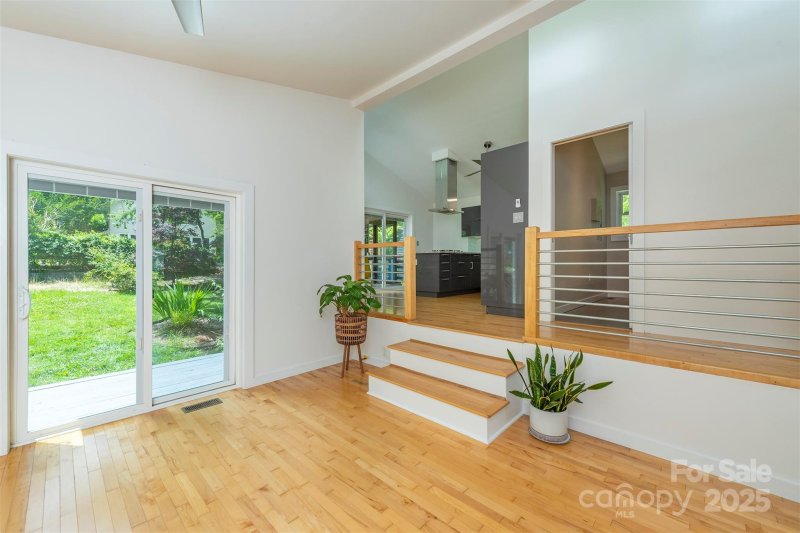 Property image 2 at 17 Digges Road, Asheville, NC 28805